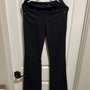 Athleta women’s Bettona classic pant. Style number 819227. Extra small tall.
